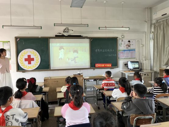 南京市江宁区淳化中心小学开展“世界防治结核病日”宣传 (1)