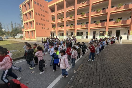 8F438FE503A20E4938DF8E63F95DE8B0